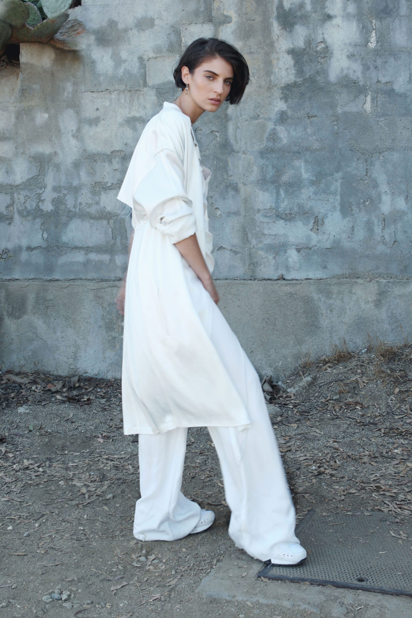 white cotton long-sleeve collared relaxed buttoned midi coat
