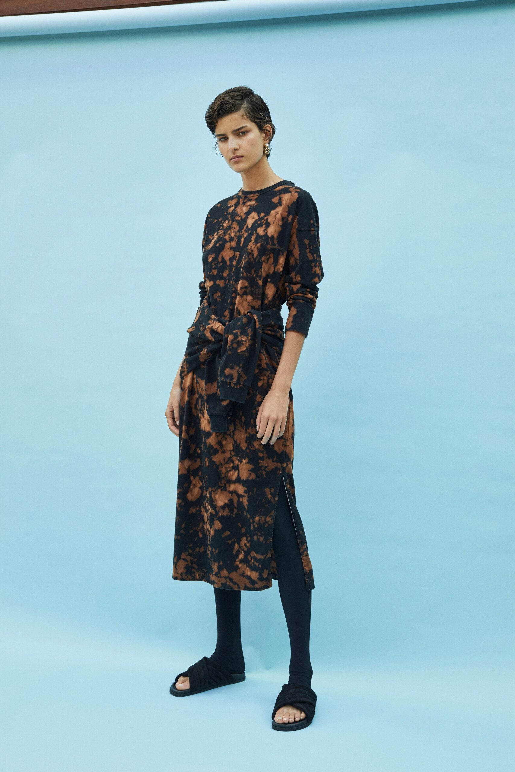 relaxed black and brown midi dress