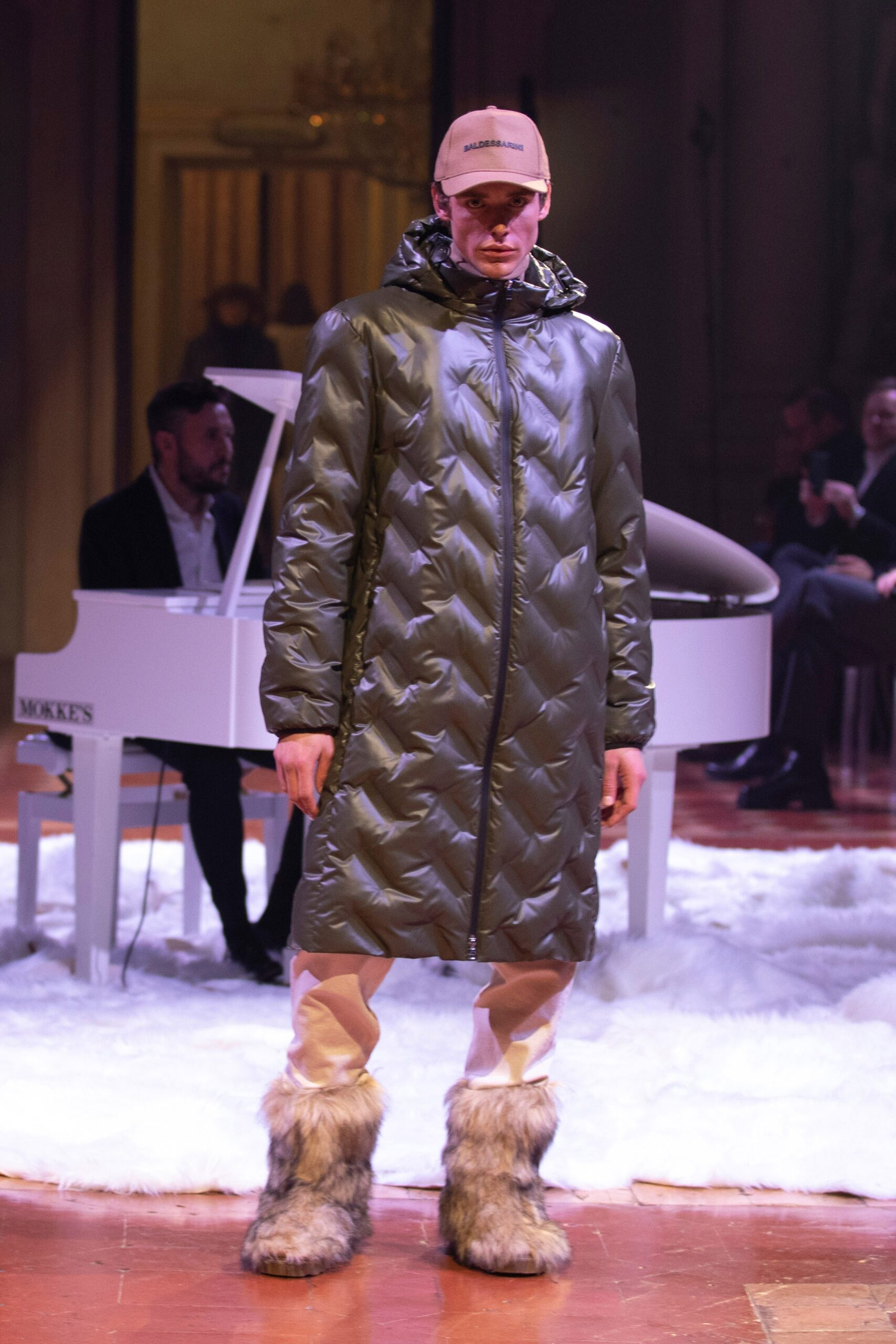 green vinyl long-sleeve hooded relaxed quilted midi coat