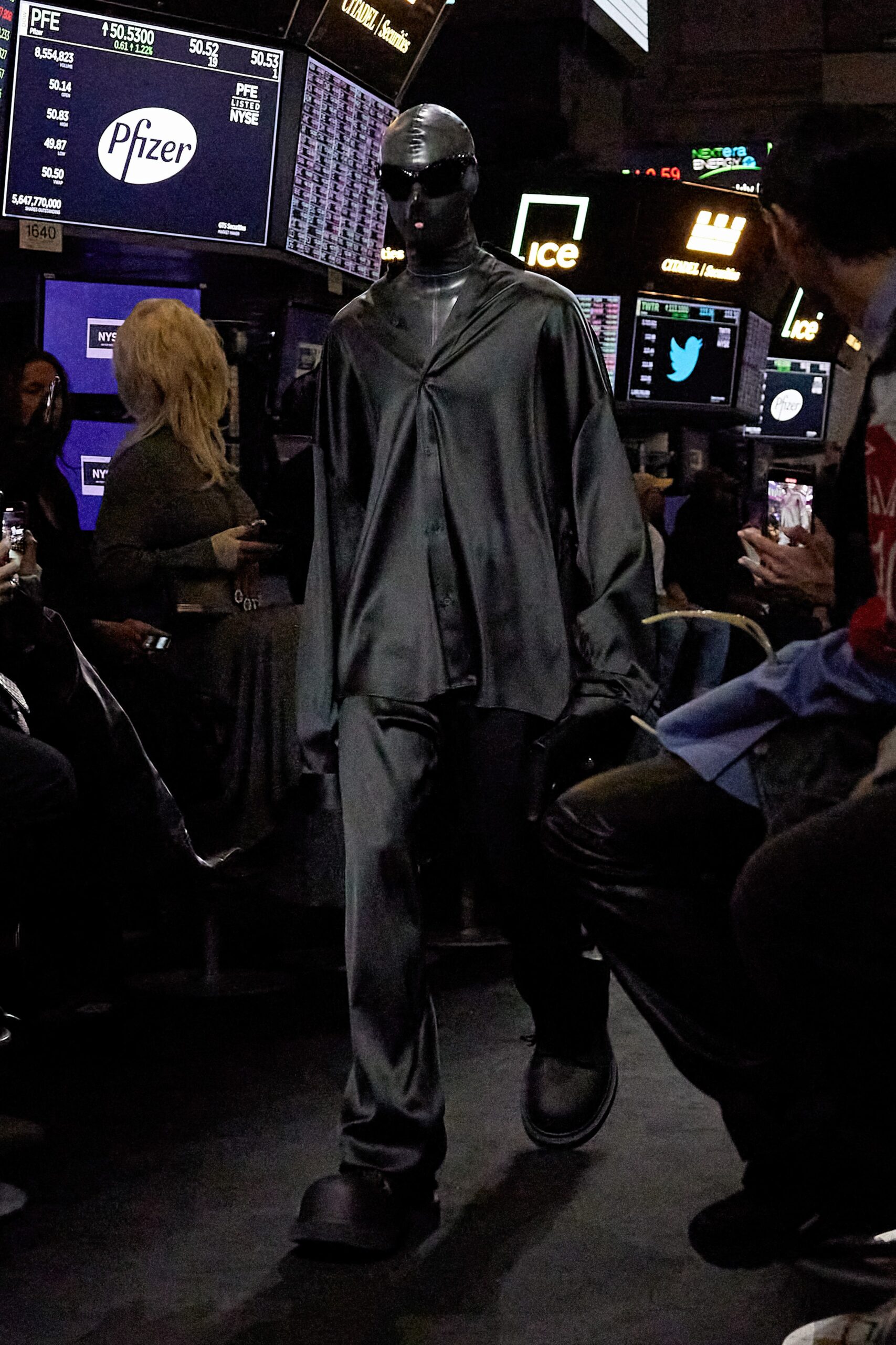 black silk long-sleeve collared relaxed zippered shiny suit
