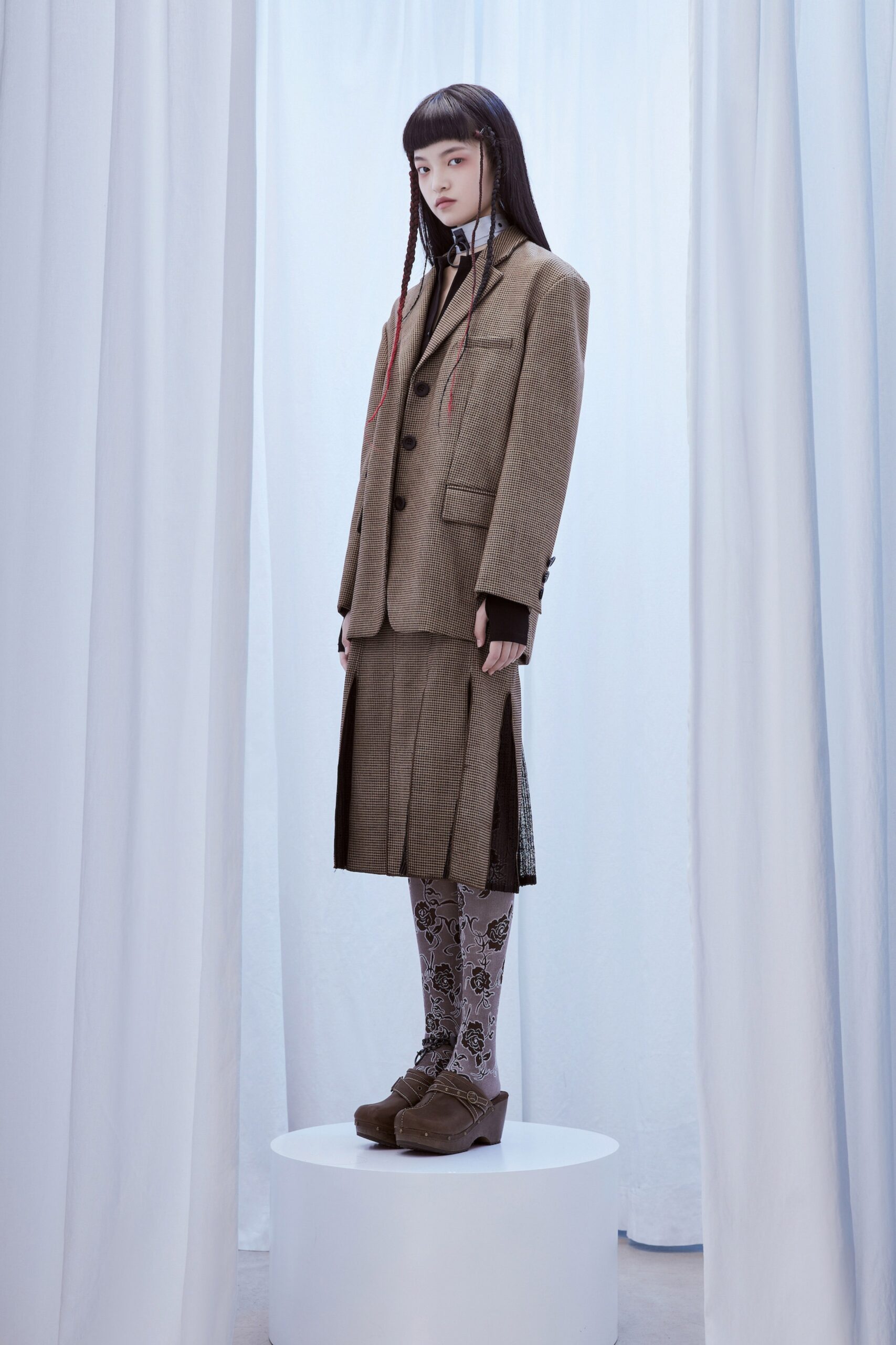 brown wool long-sleeve collared tailored structured buttoned blazer