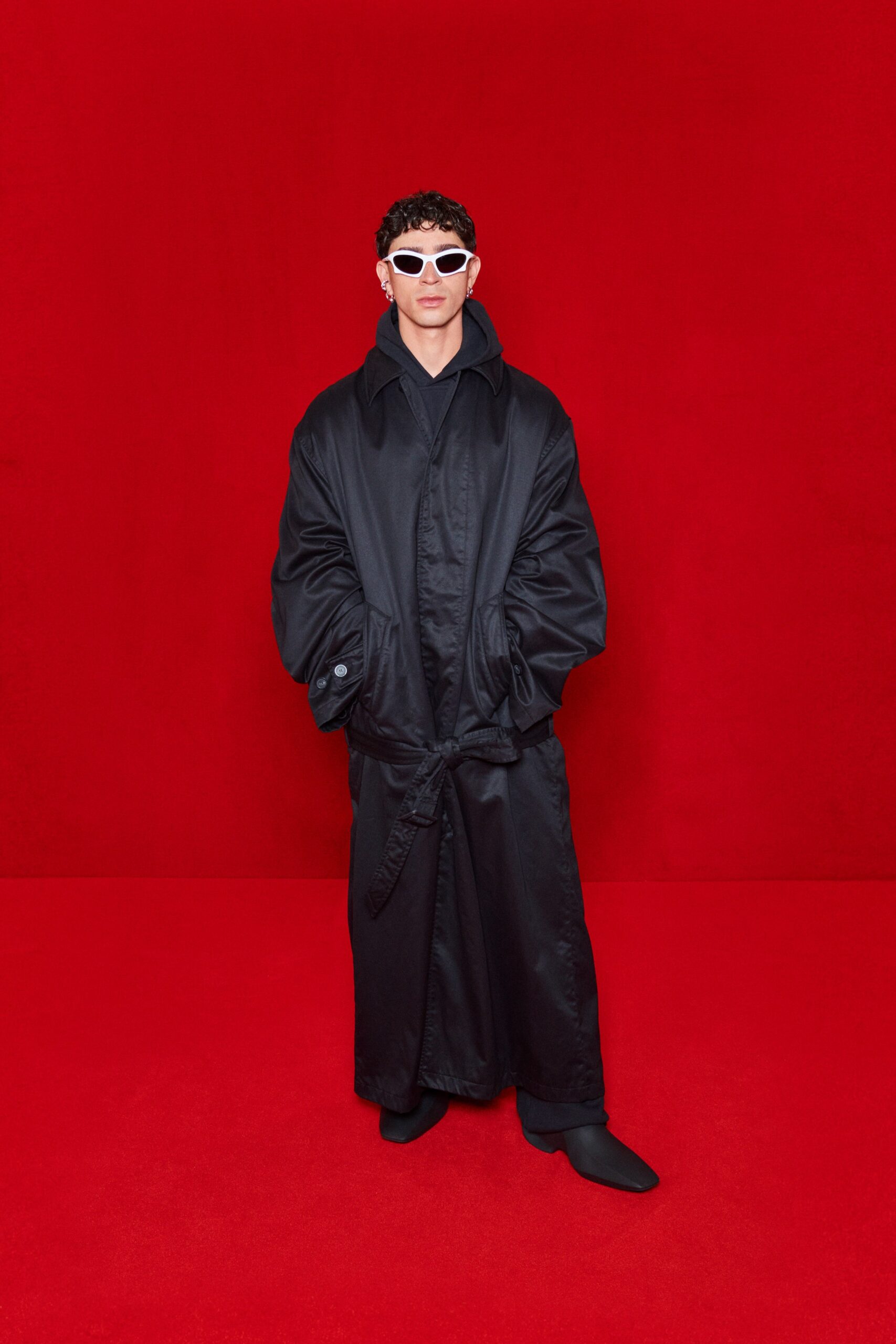 black cotton long-sleeve collared oversized belted coat