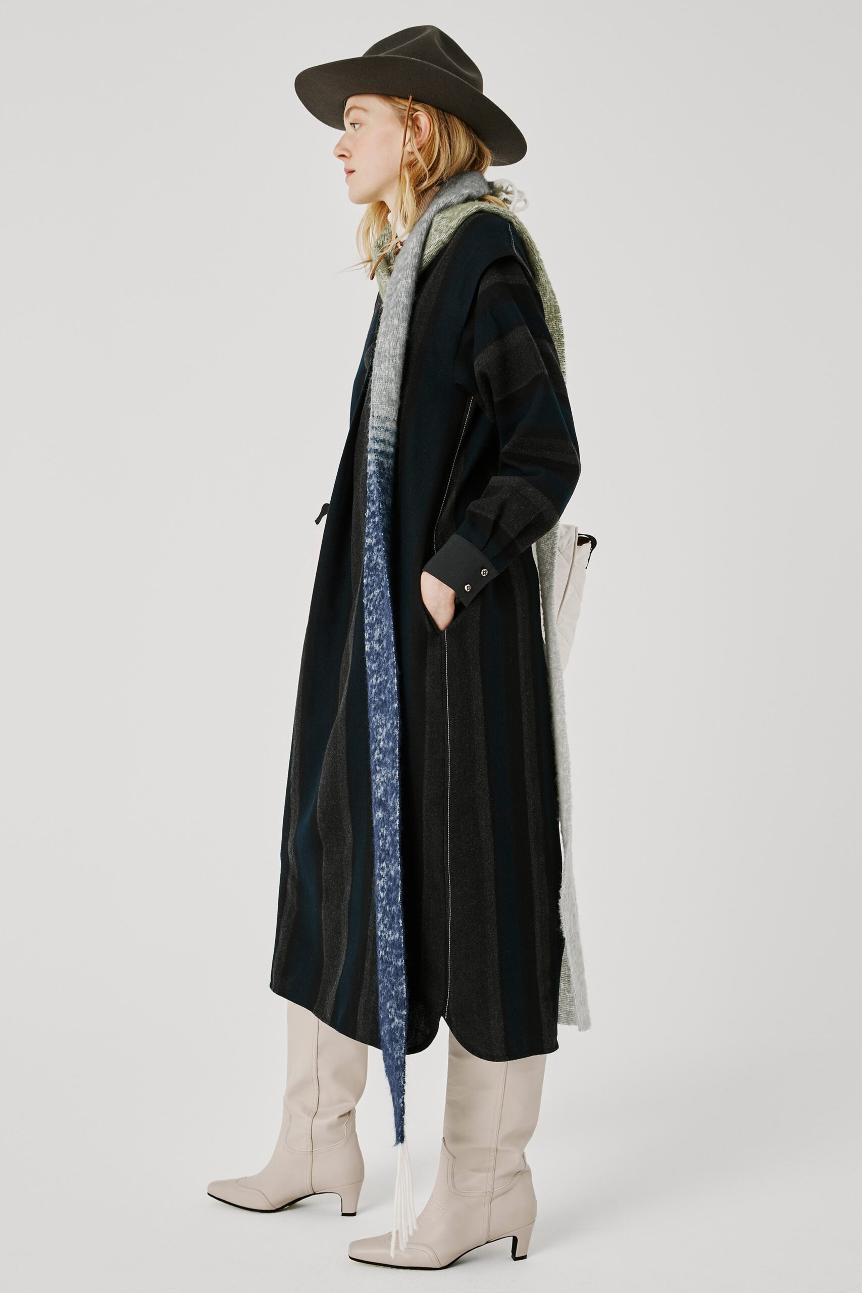Beatrice .b F/W 21 Look 213
