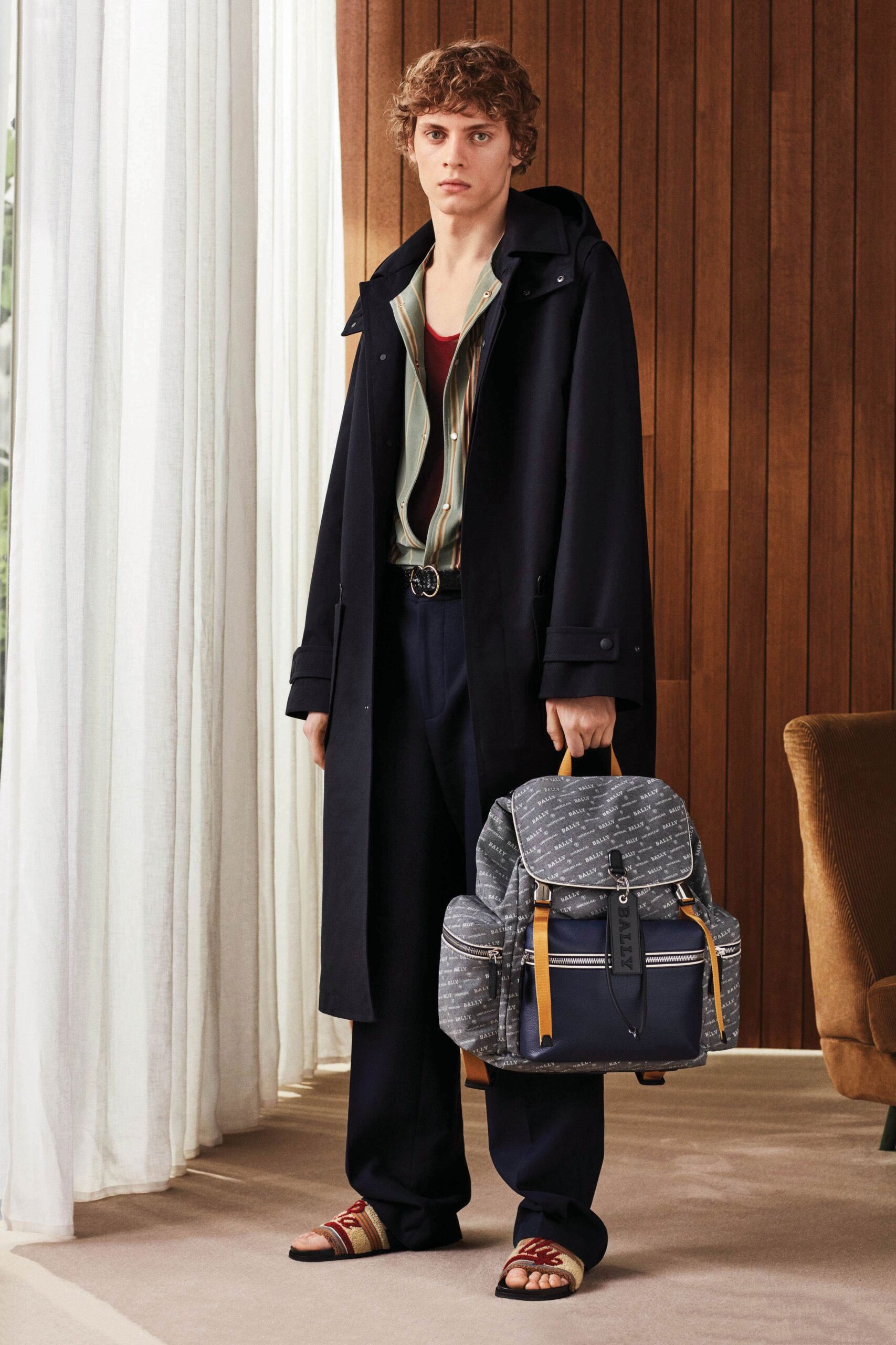 gray zippered bag
