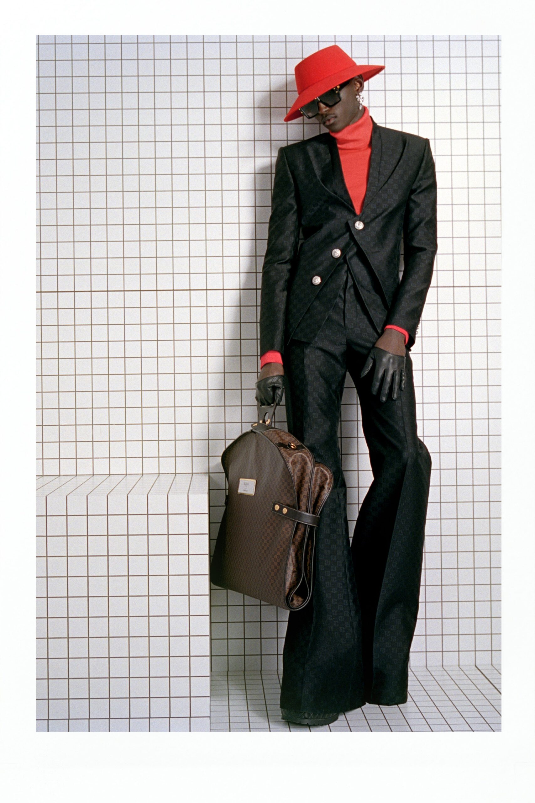 black wool long-sleeve collared tailored flared suit