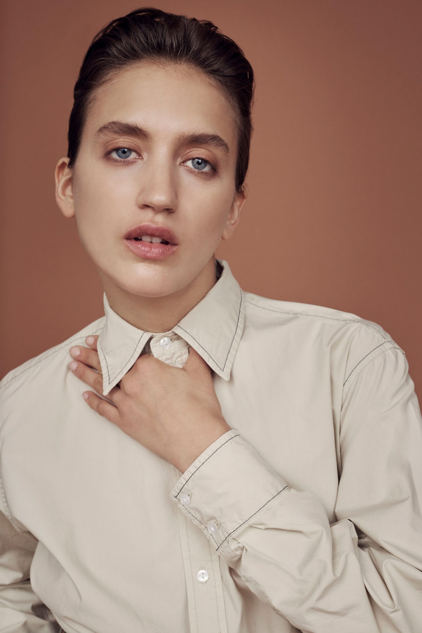 fitted beige cotton shirt