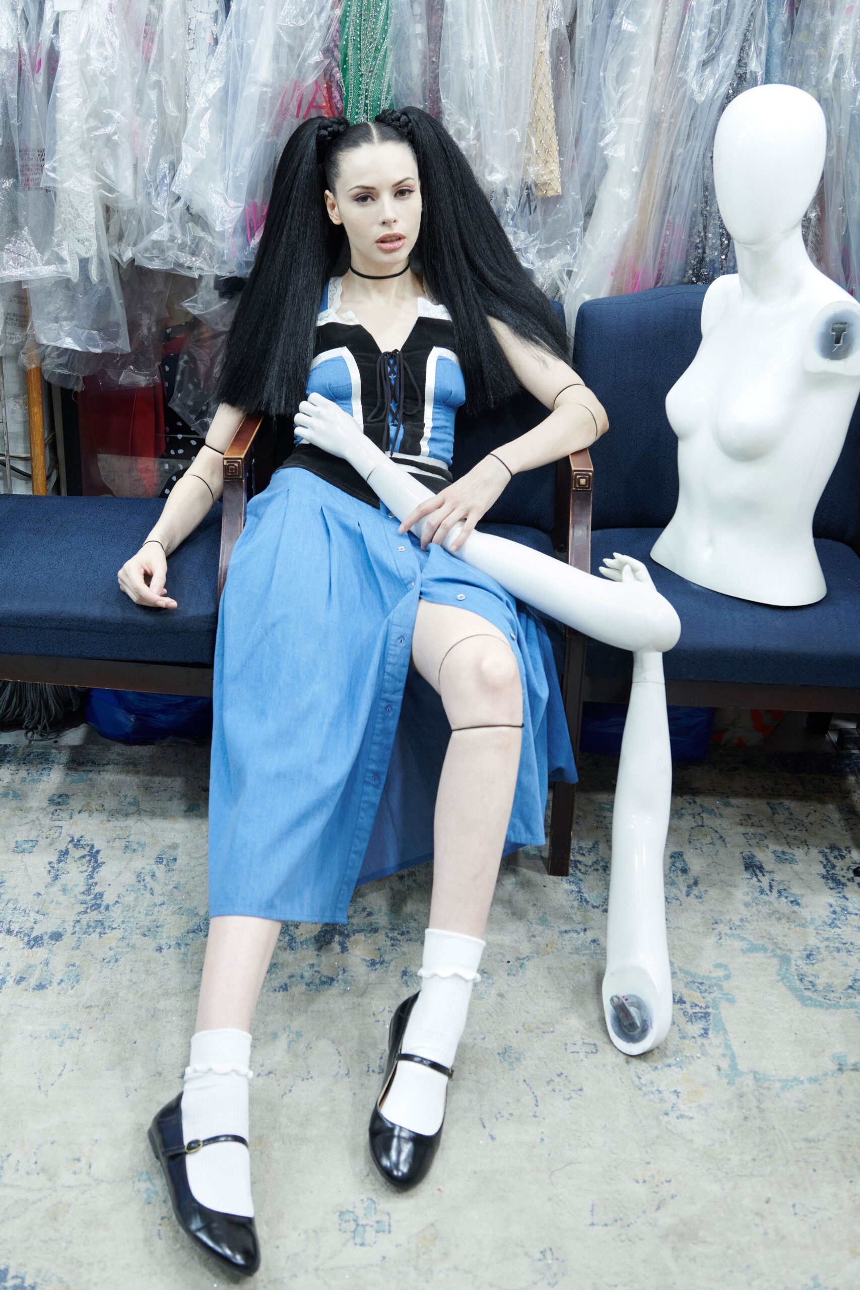 blue cotton midi dress with black shoes