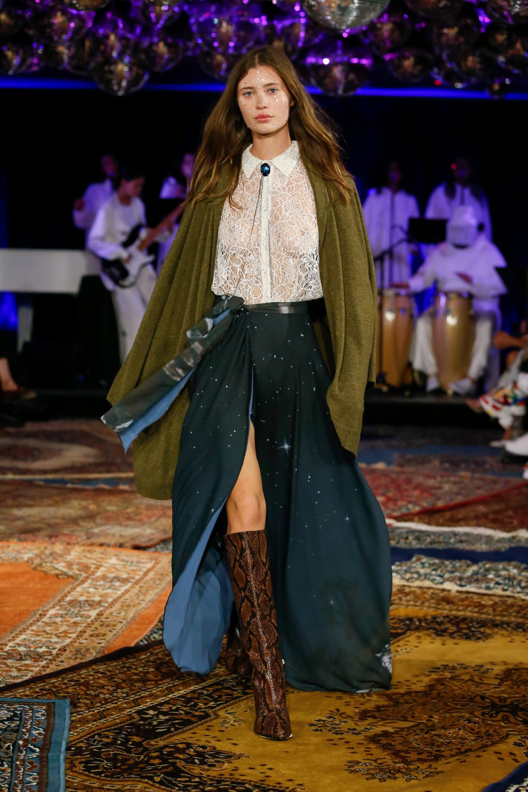 white lace blouse with blue skirt