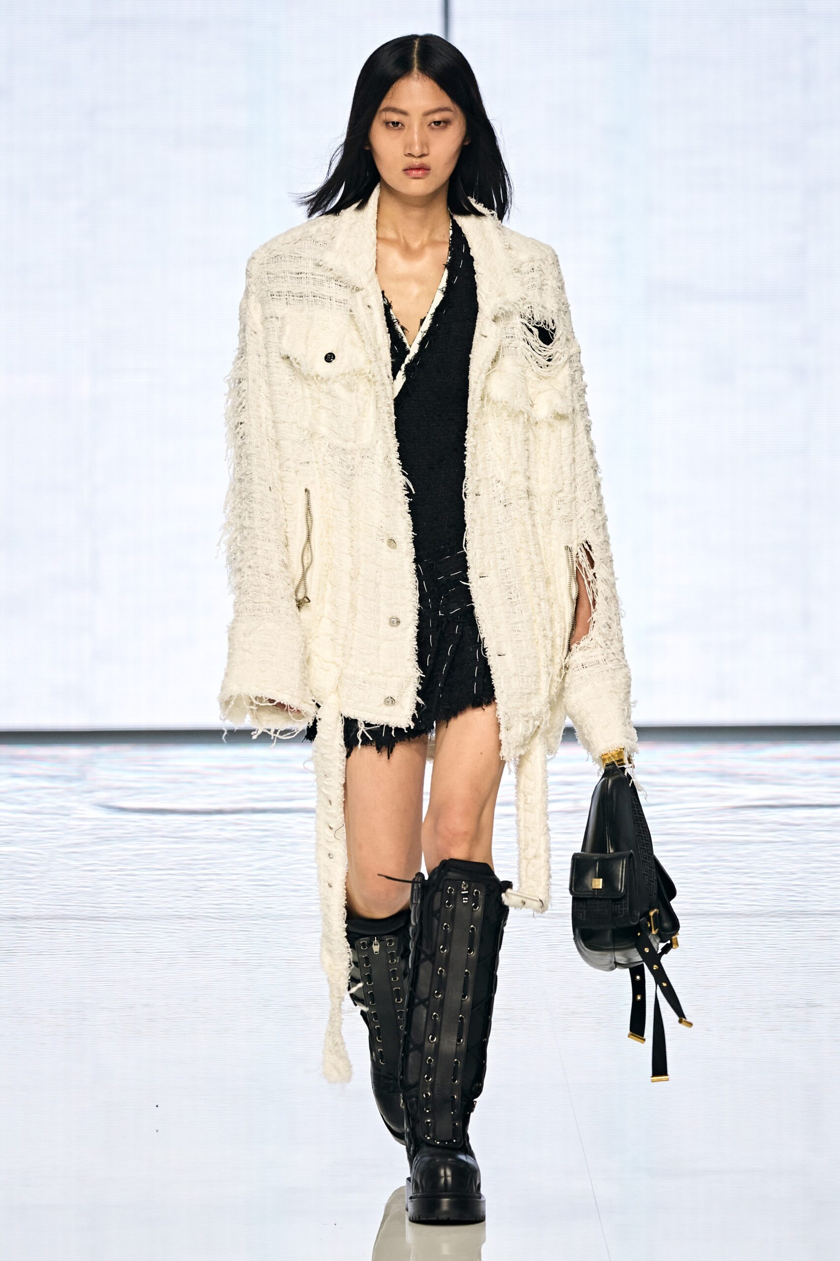 white cotton long-sleeve collared oversized fringed jacket