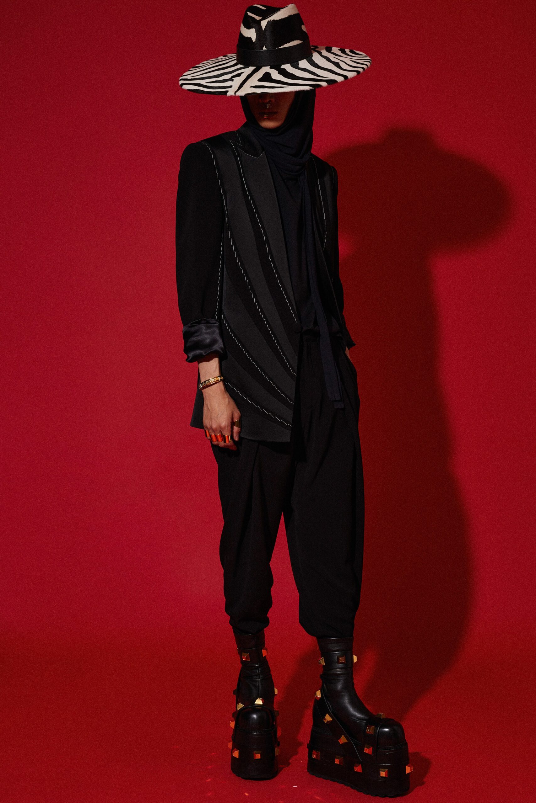 black wool long-sleeve collared tailored zippered blazer