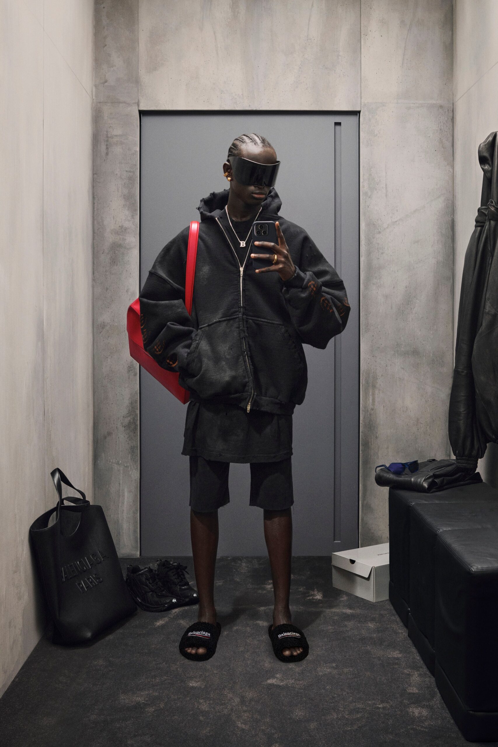 black oversized hoodie with shorts