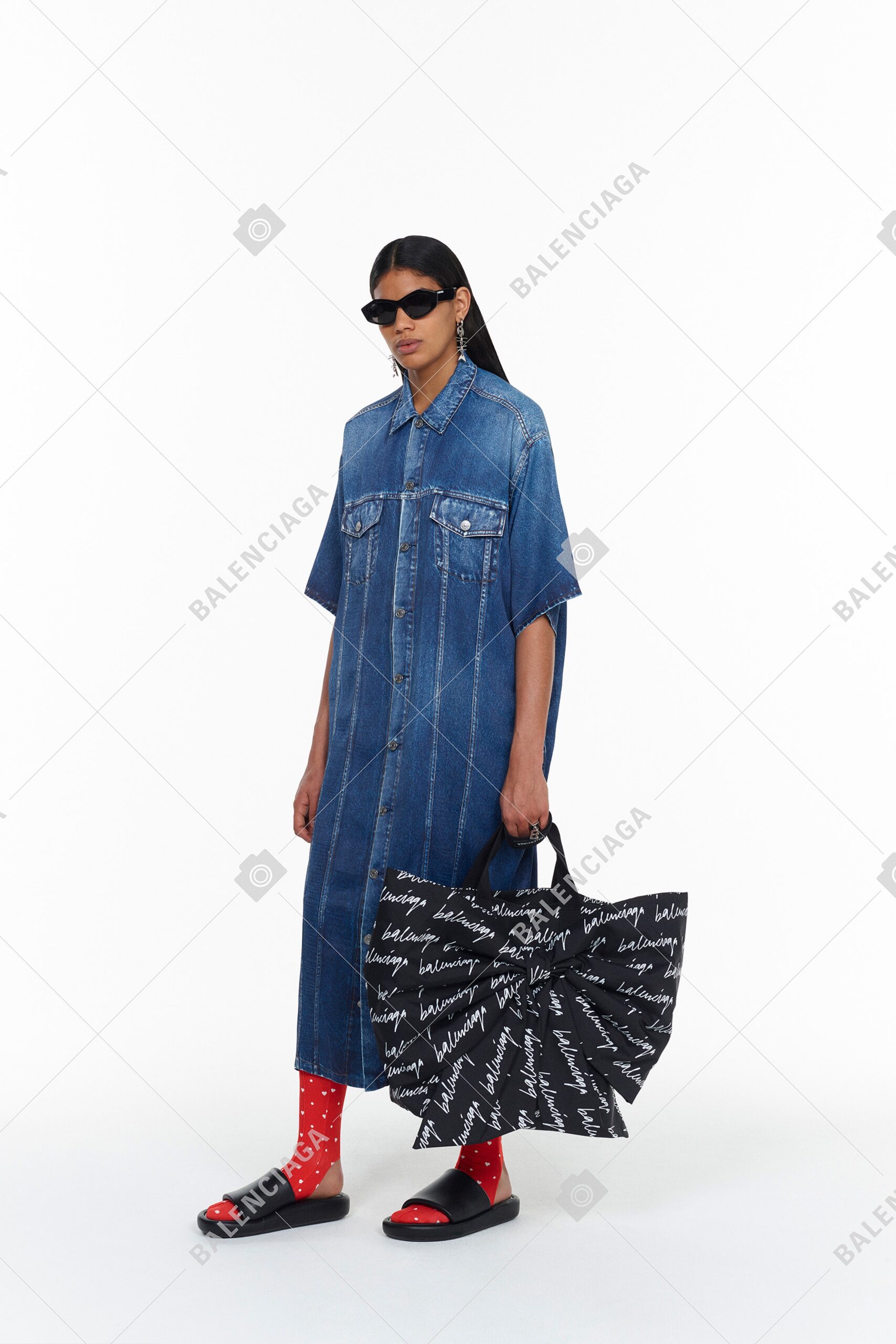 blue denim short-sleeve collared relaxed buttoned pockets dress