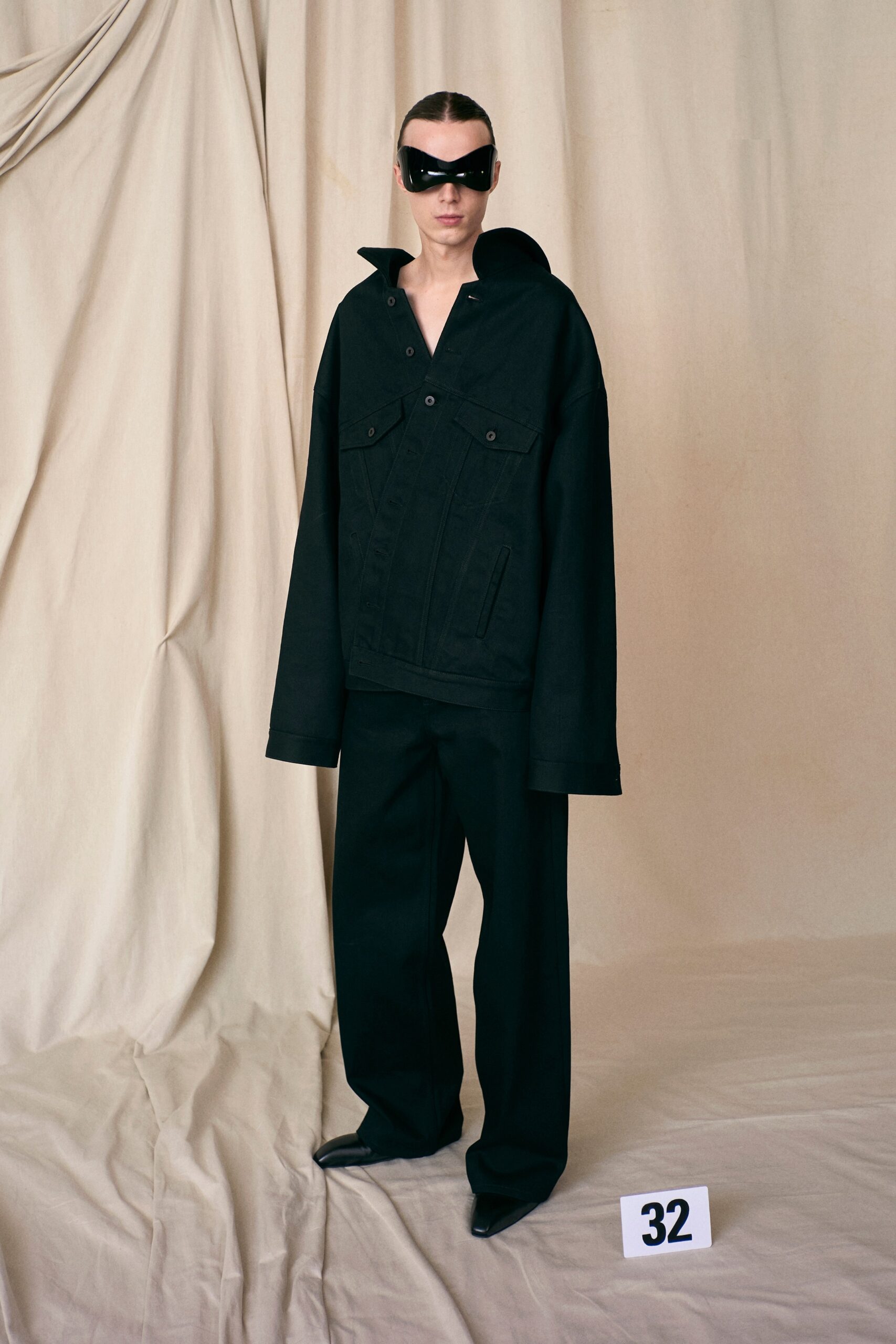 black denim long-sleeve collared oversized buttoned jacket