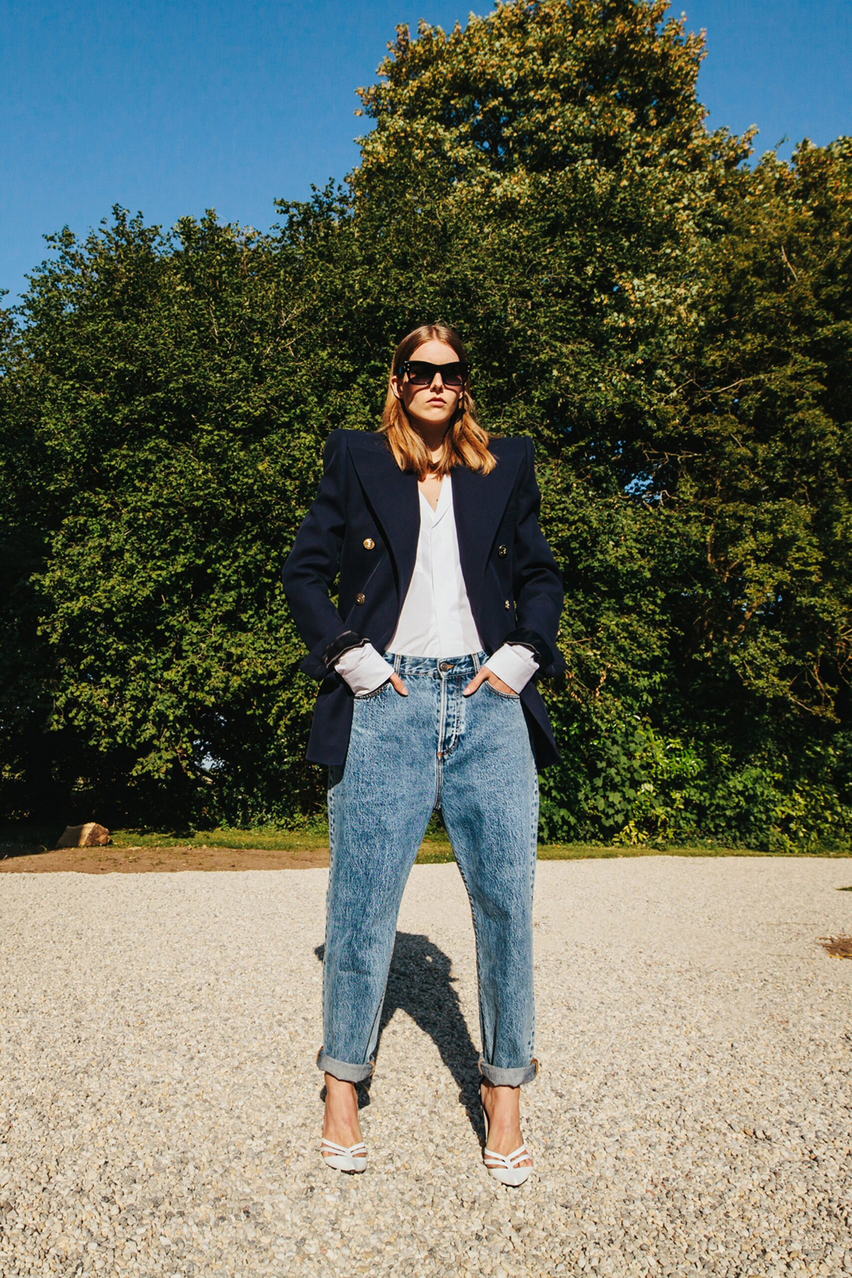 black tailored blazer with jeans