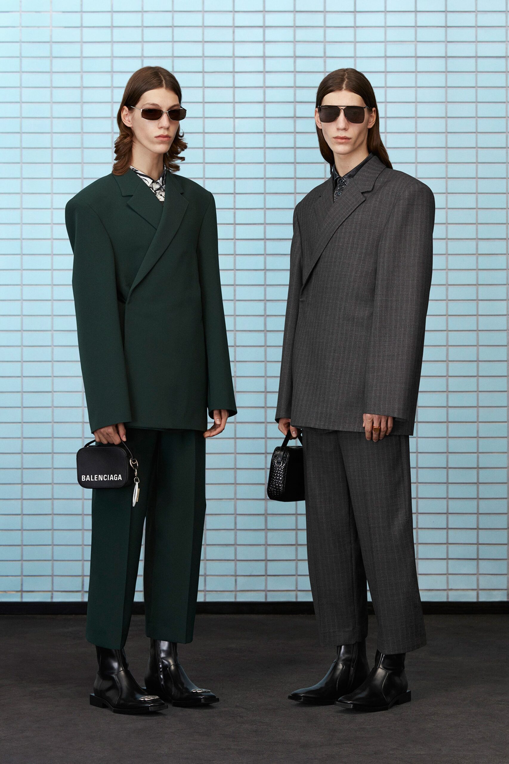 green wool long-sleeve collared oversized buttoned suit