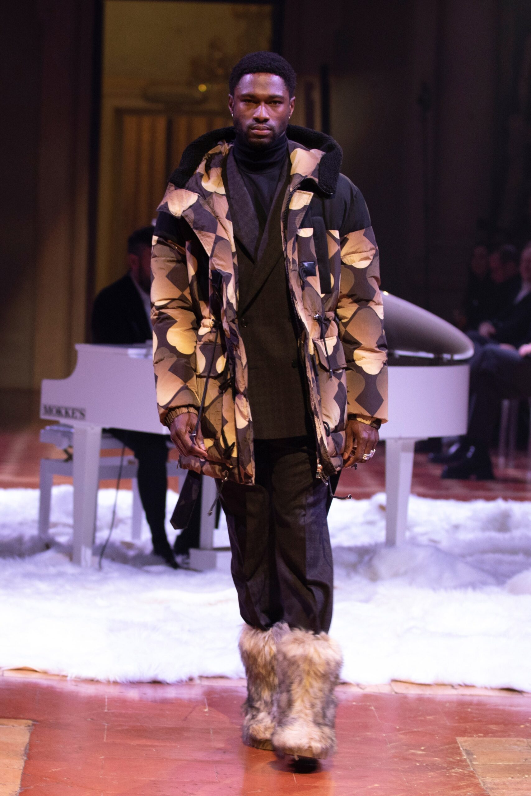 brown fur long-sleeve collared relaxed printed coat
