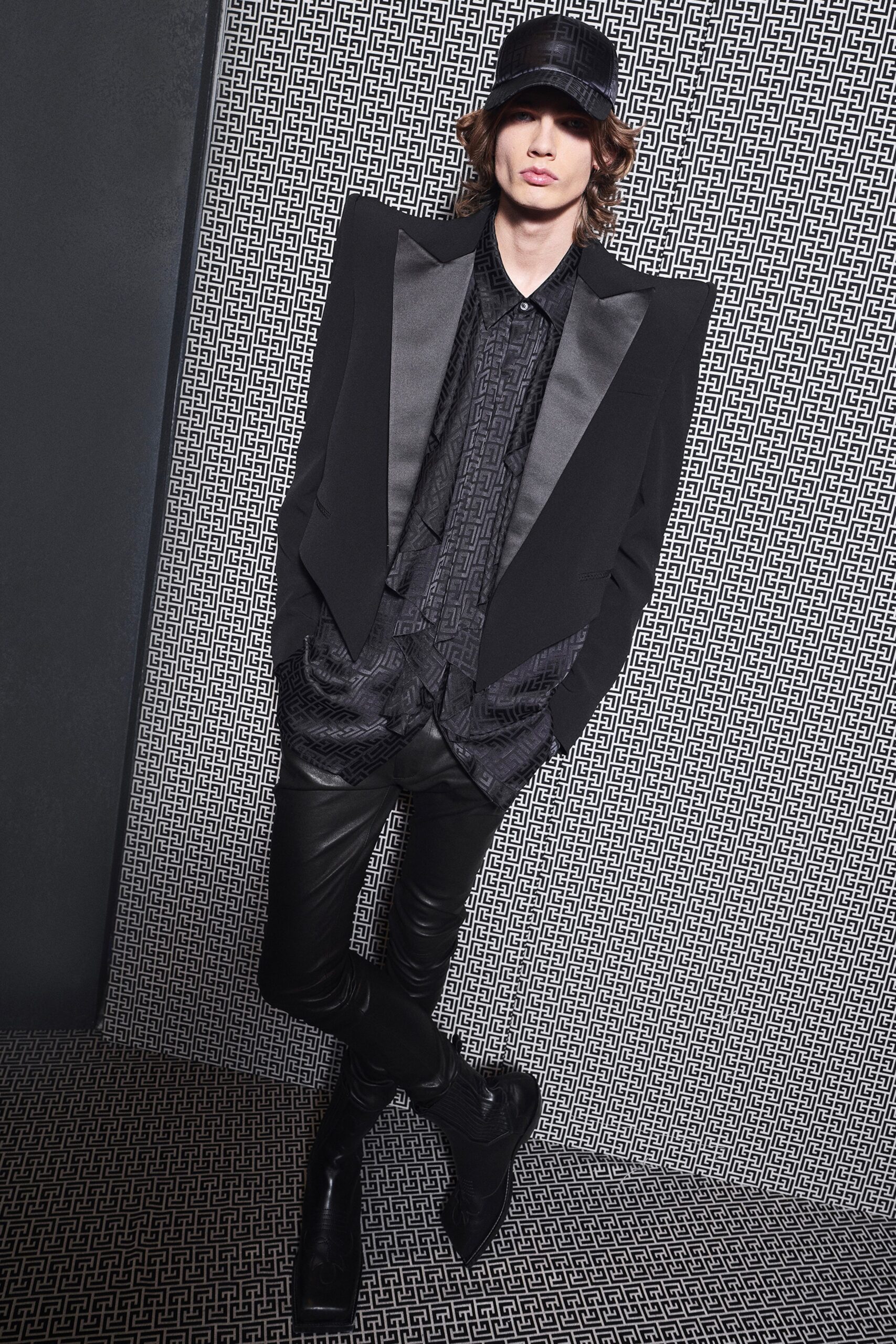 black wool long-sleeve collared structured layered blazer