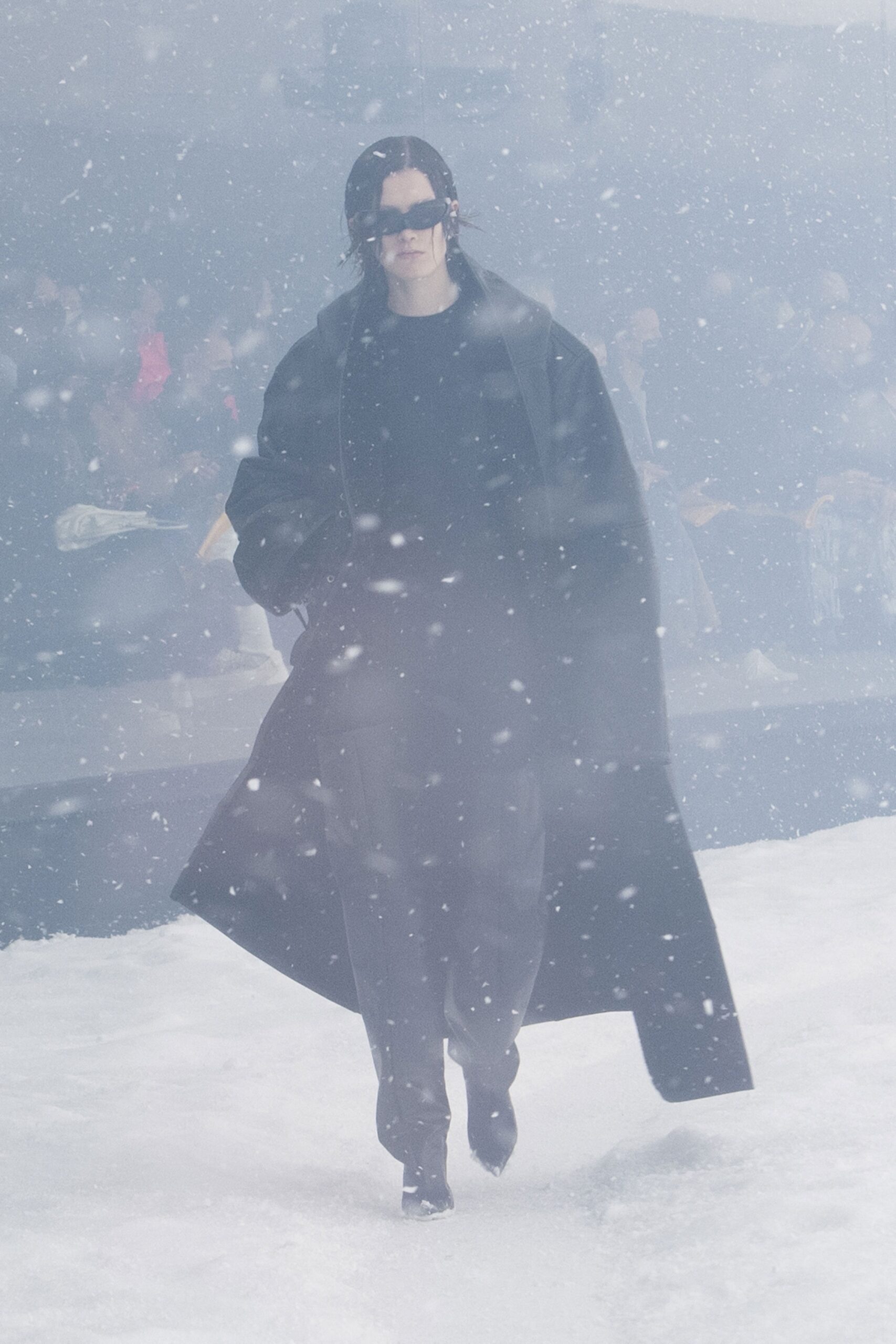 black wool long-sleeve collared oversized layered coat