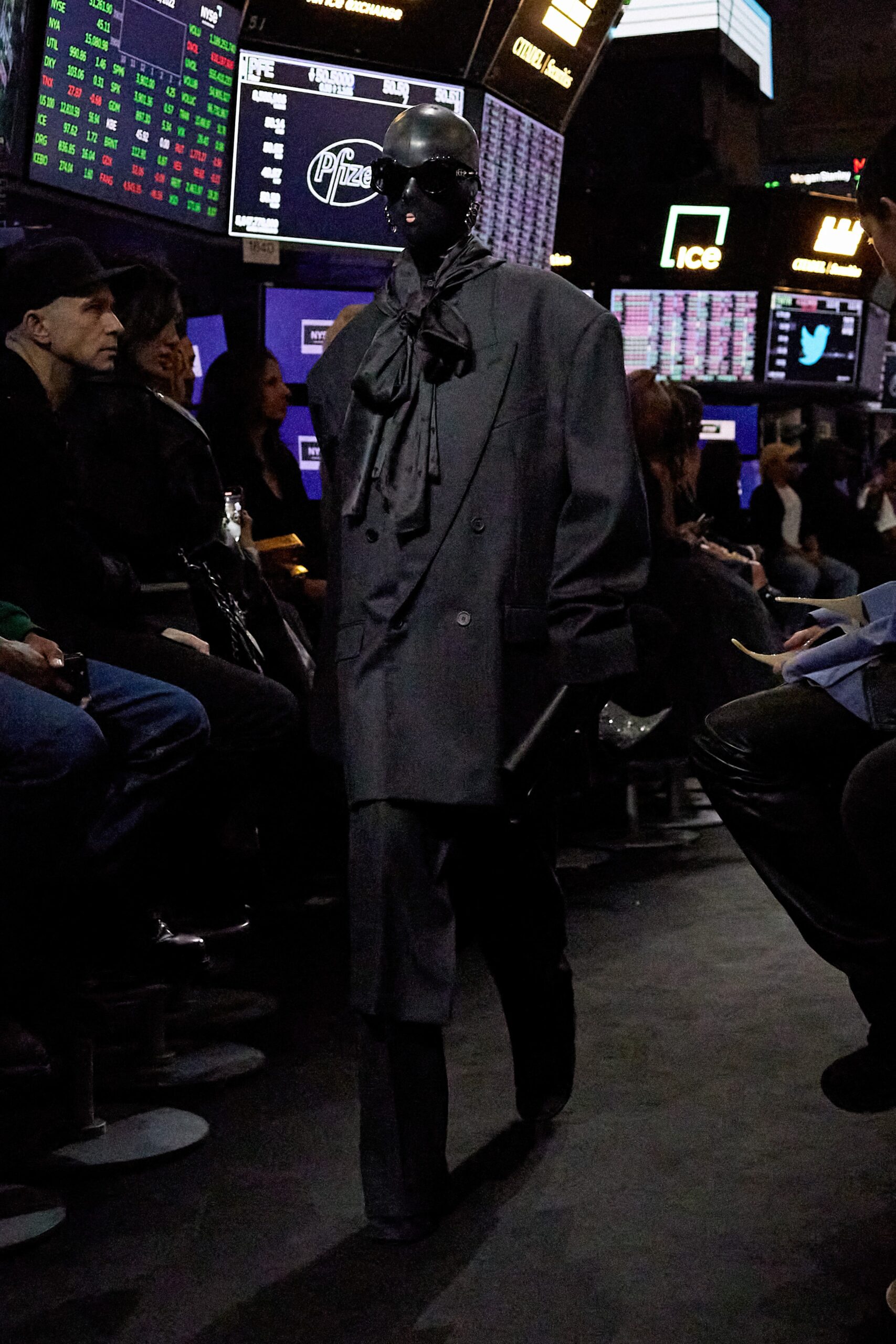 gray oversized wool suit