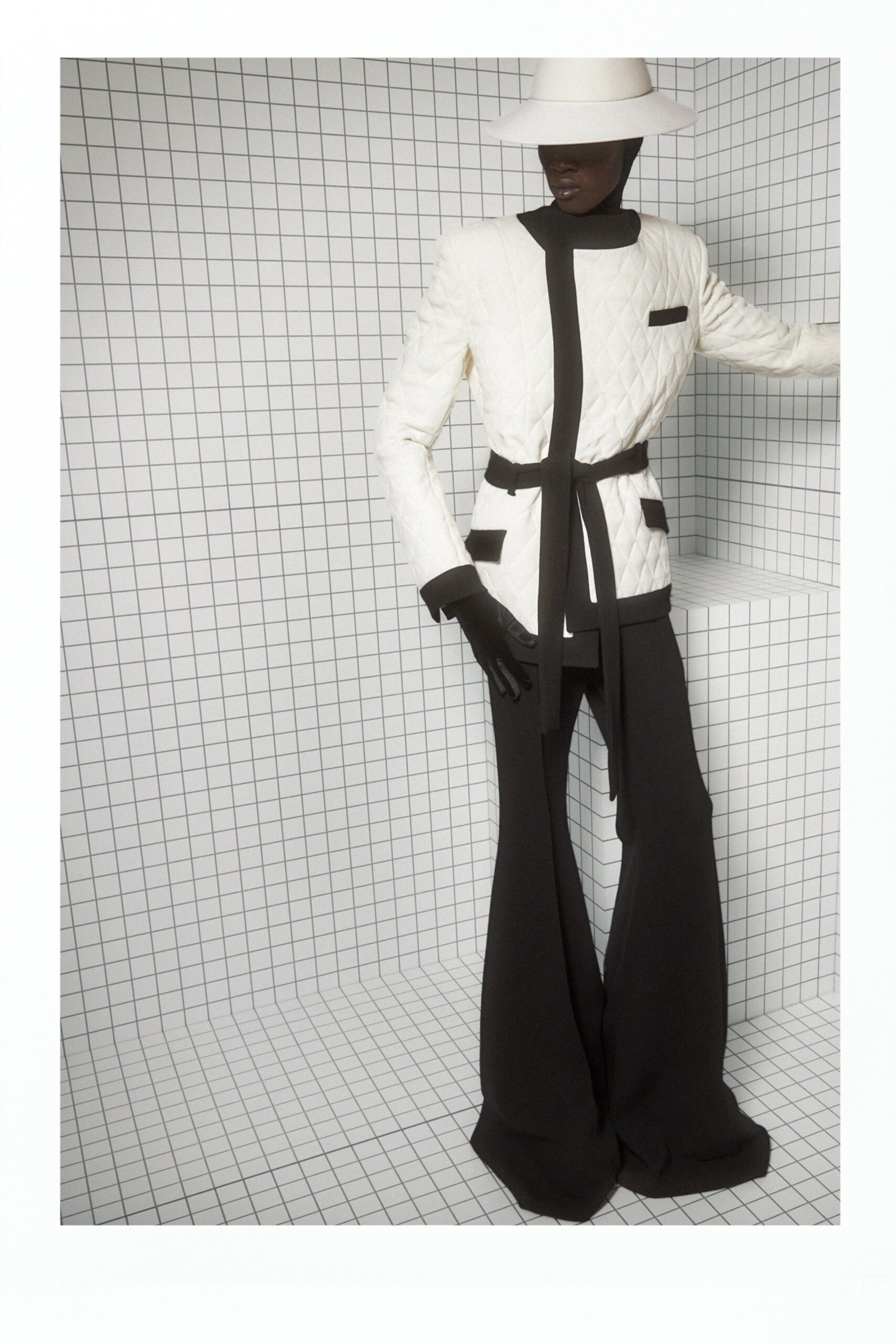 white cotton long-sleeve collared fitted quilted buttoned jacket