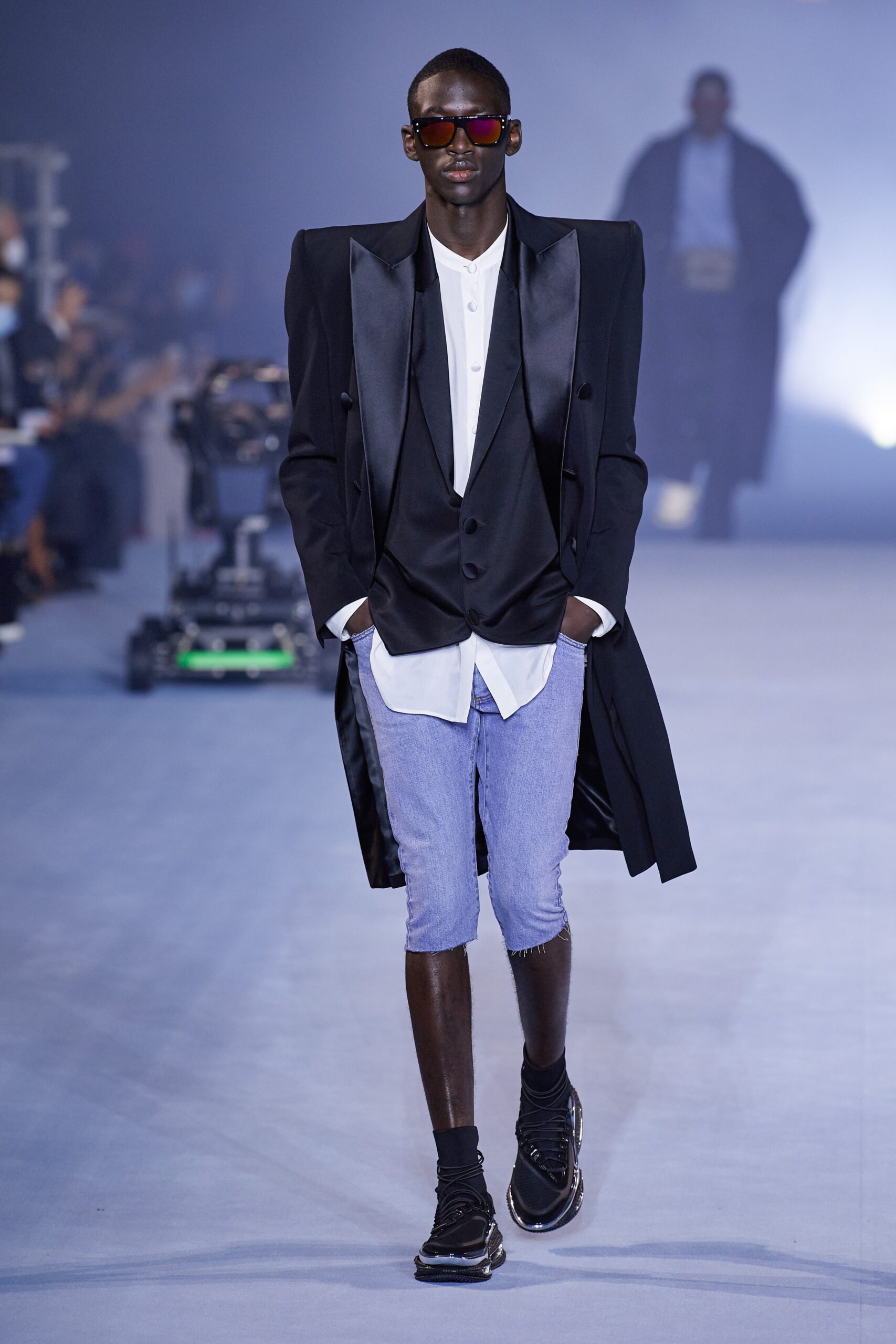 black blazer white shirt denim shorts