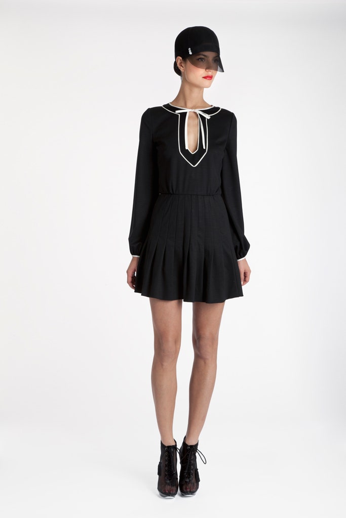 black fitted mini dress with hat