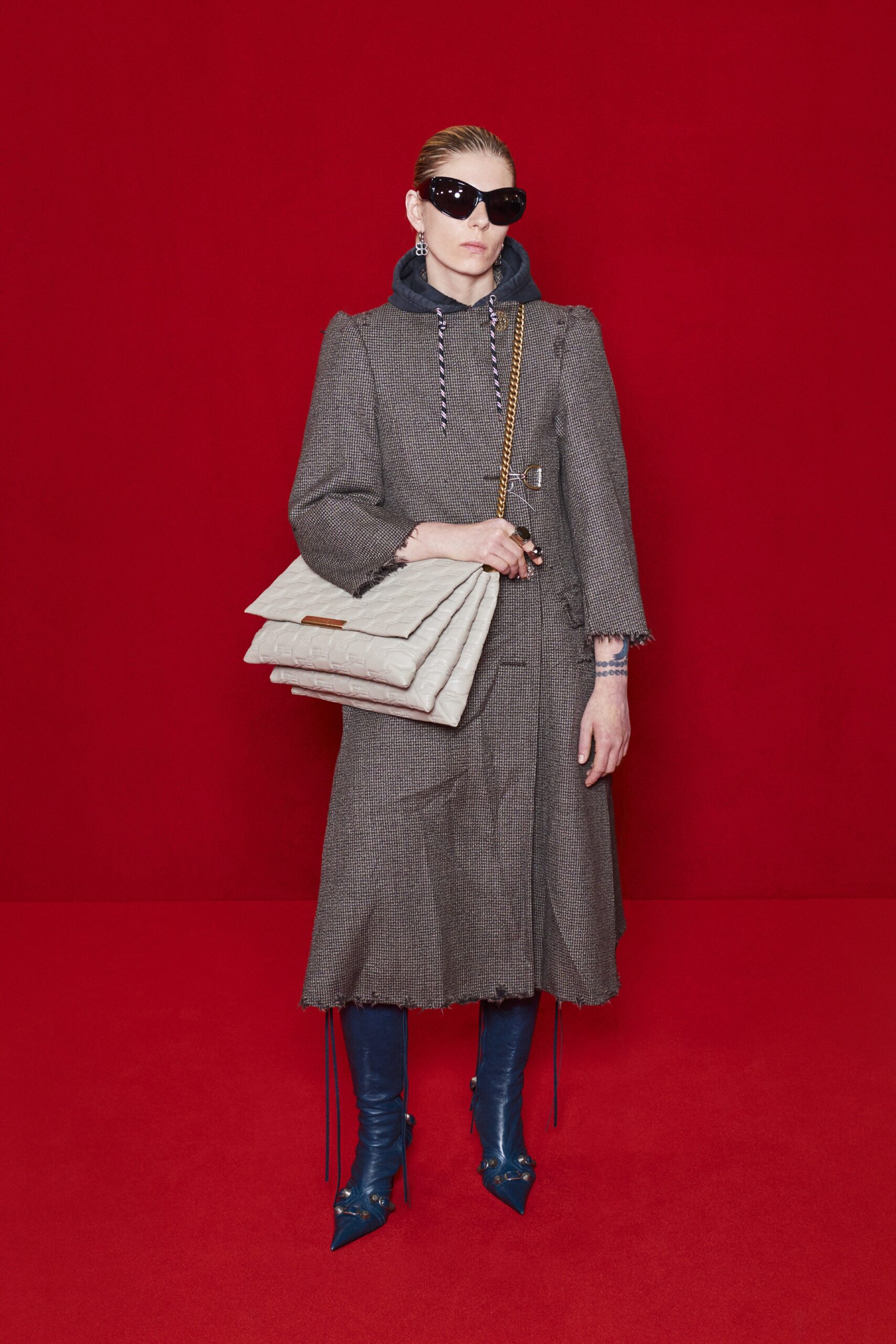 gray tweed long-sleeve collared relaxed buttoned pockets coat