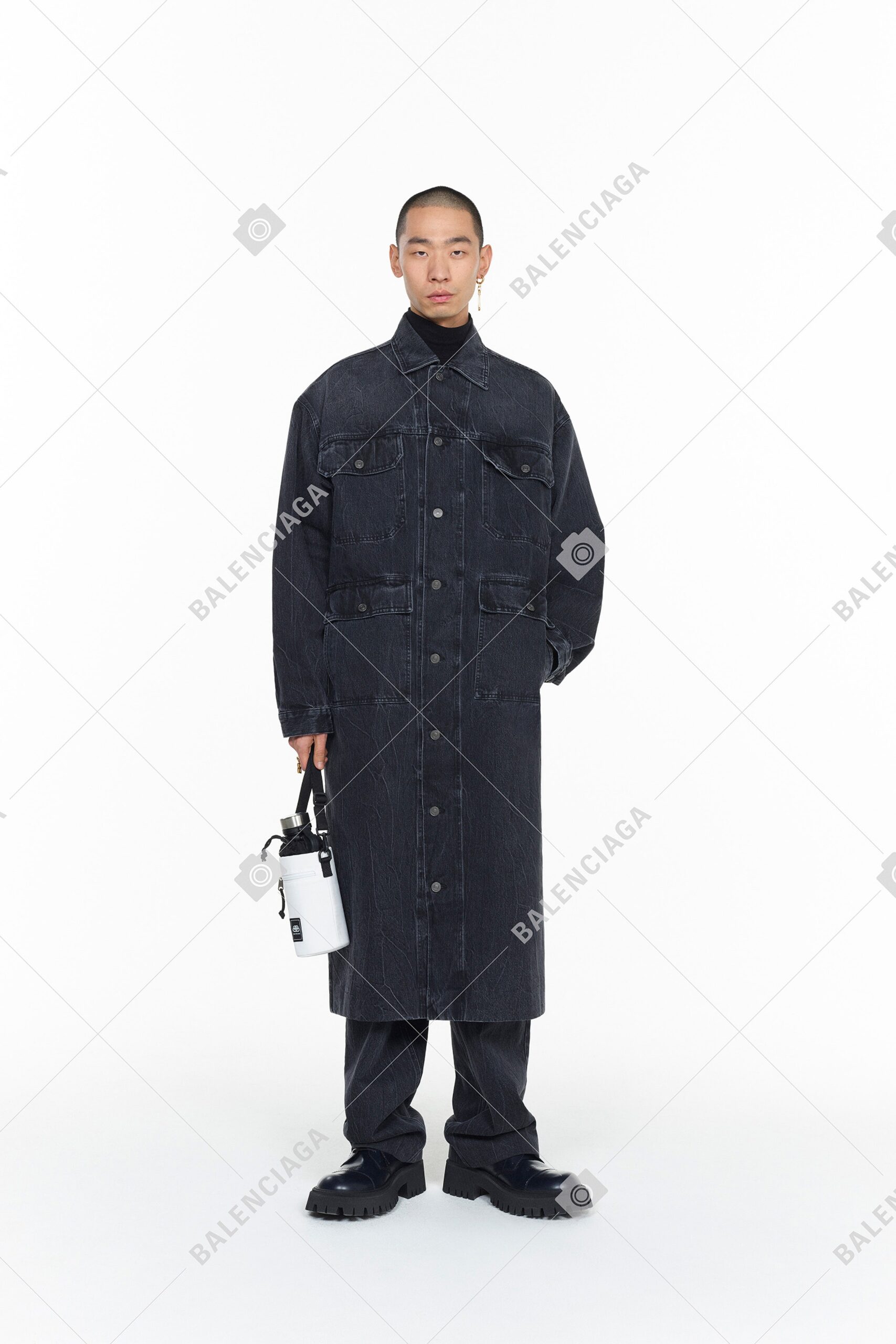black denim long-sleeve collared relaxed buttoned coat