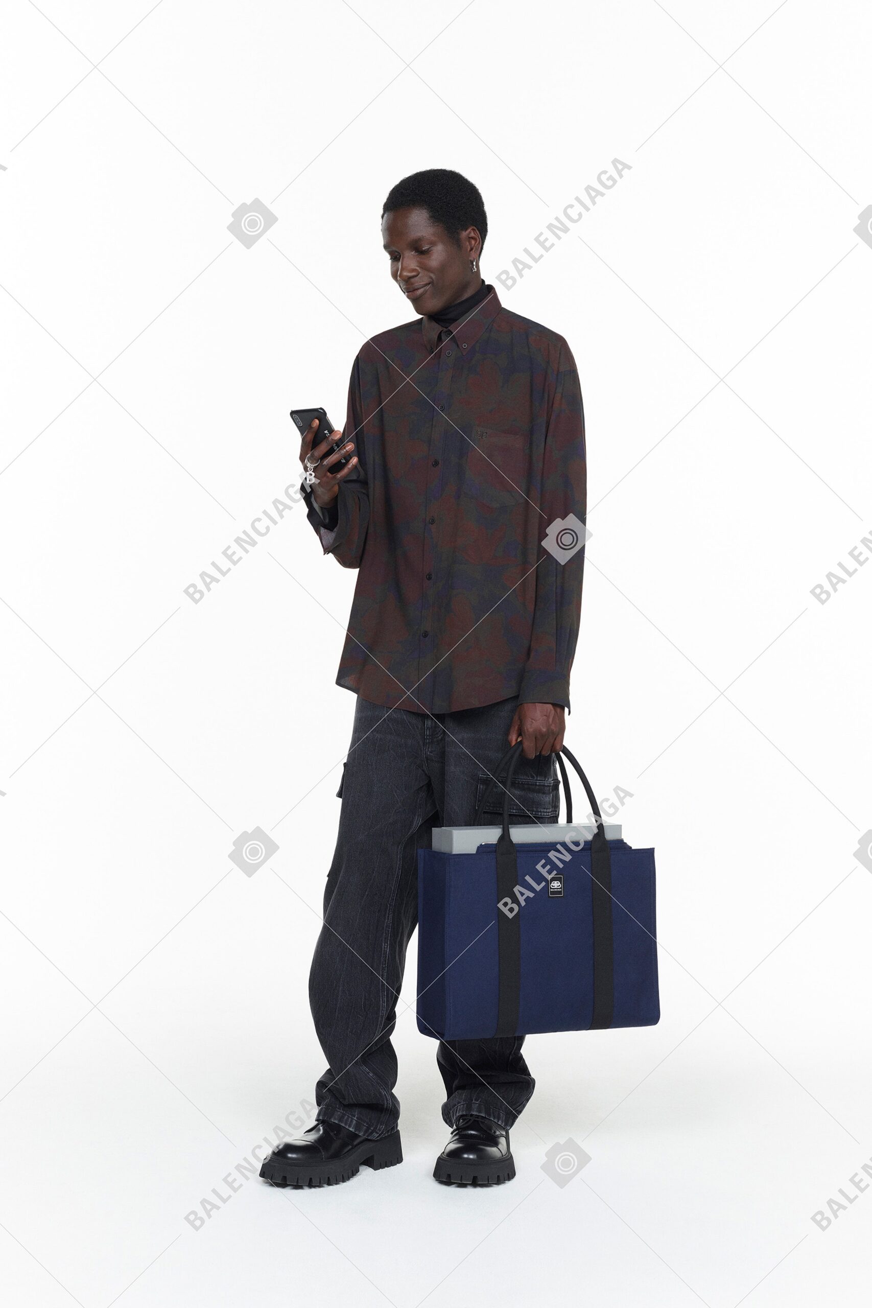 relaxed printed shirt with denim pants