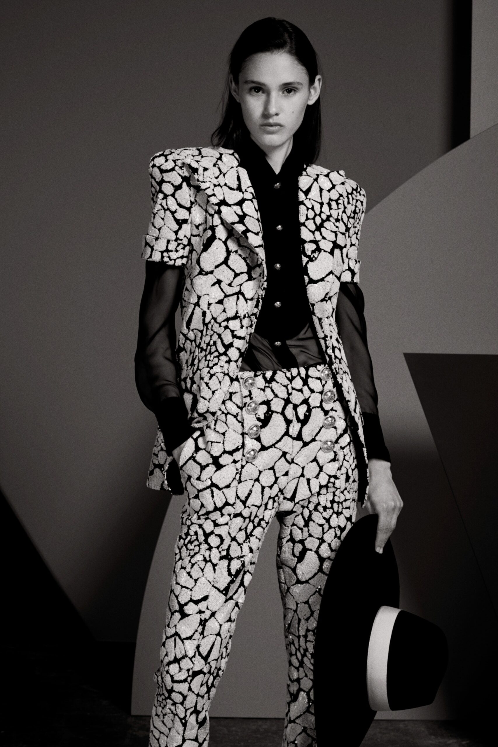 black silk long-sleeve collared tailored printed suit