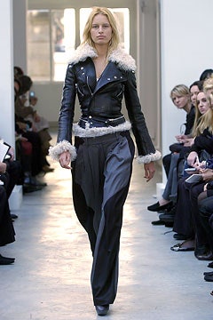 black leather long-sleeve collared fitted zippered jacket