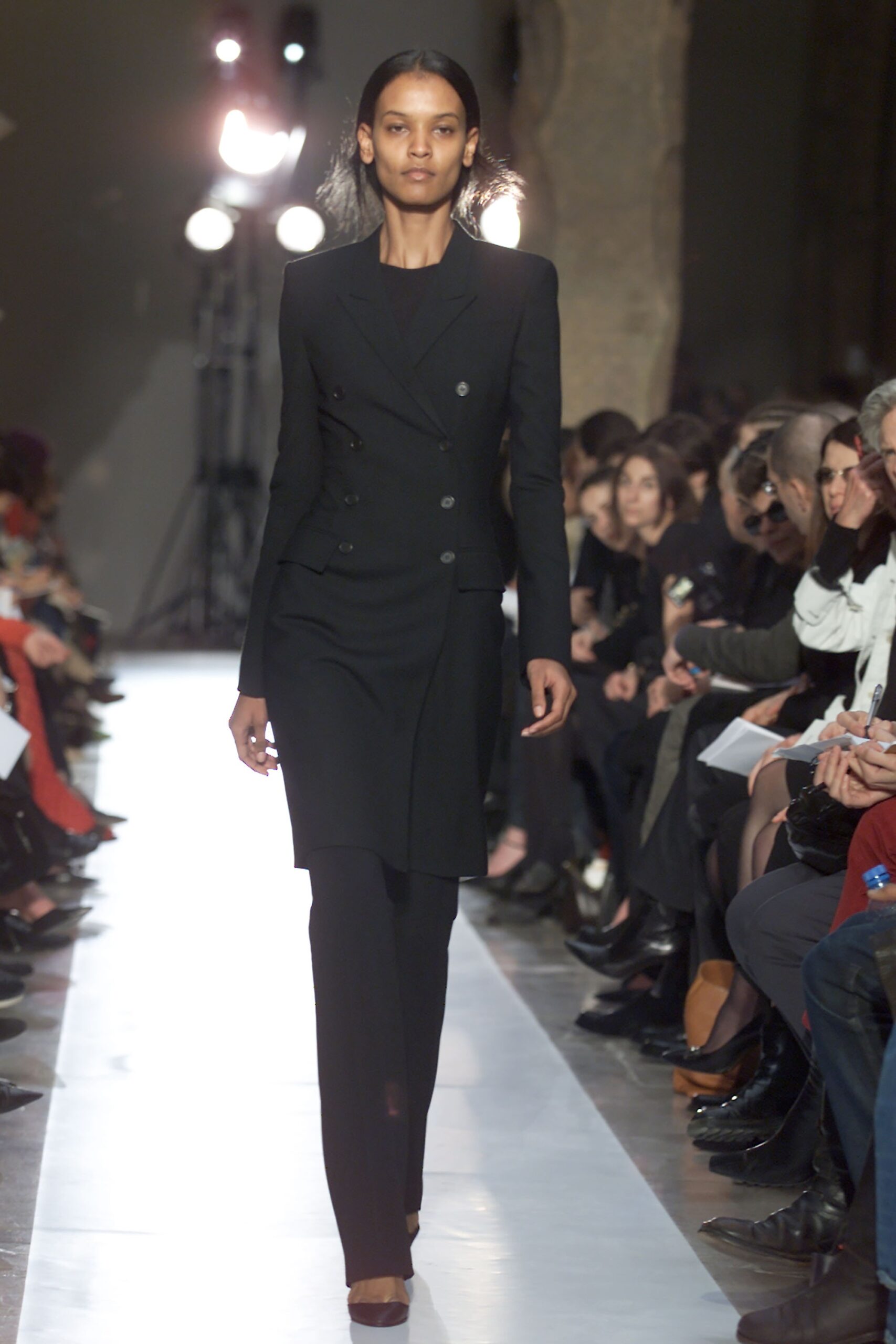 black wool long-sleeve collared fitted structured pencil suit