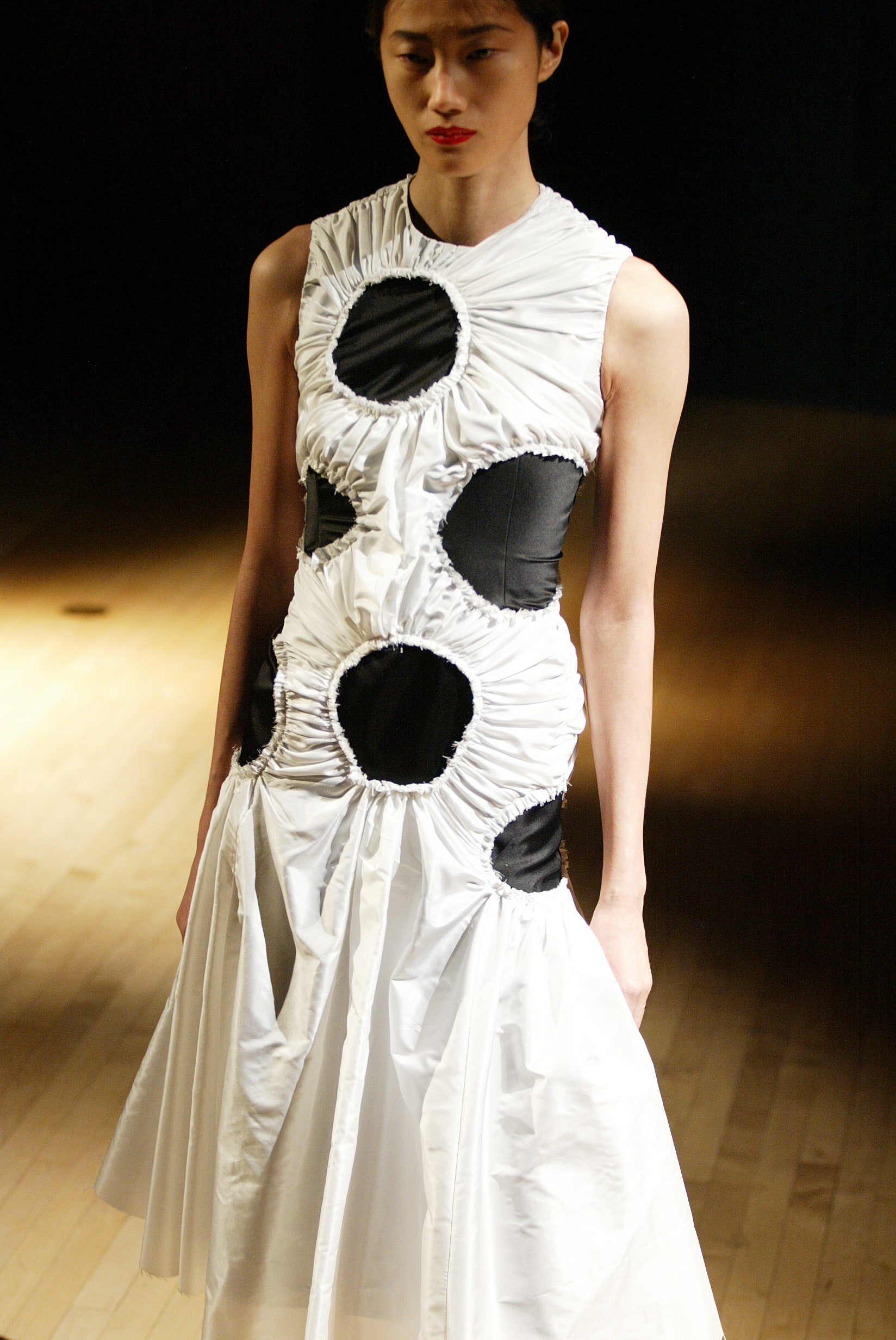 Benjamin Cho F/W 02 Look 55