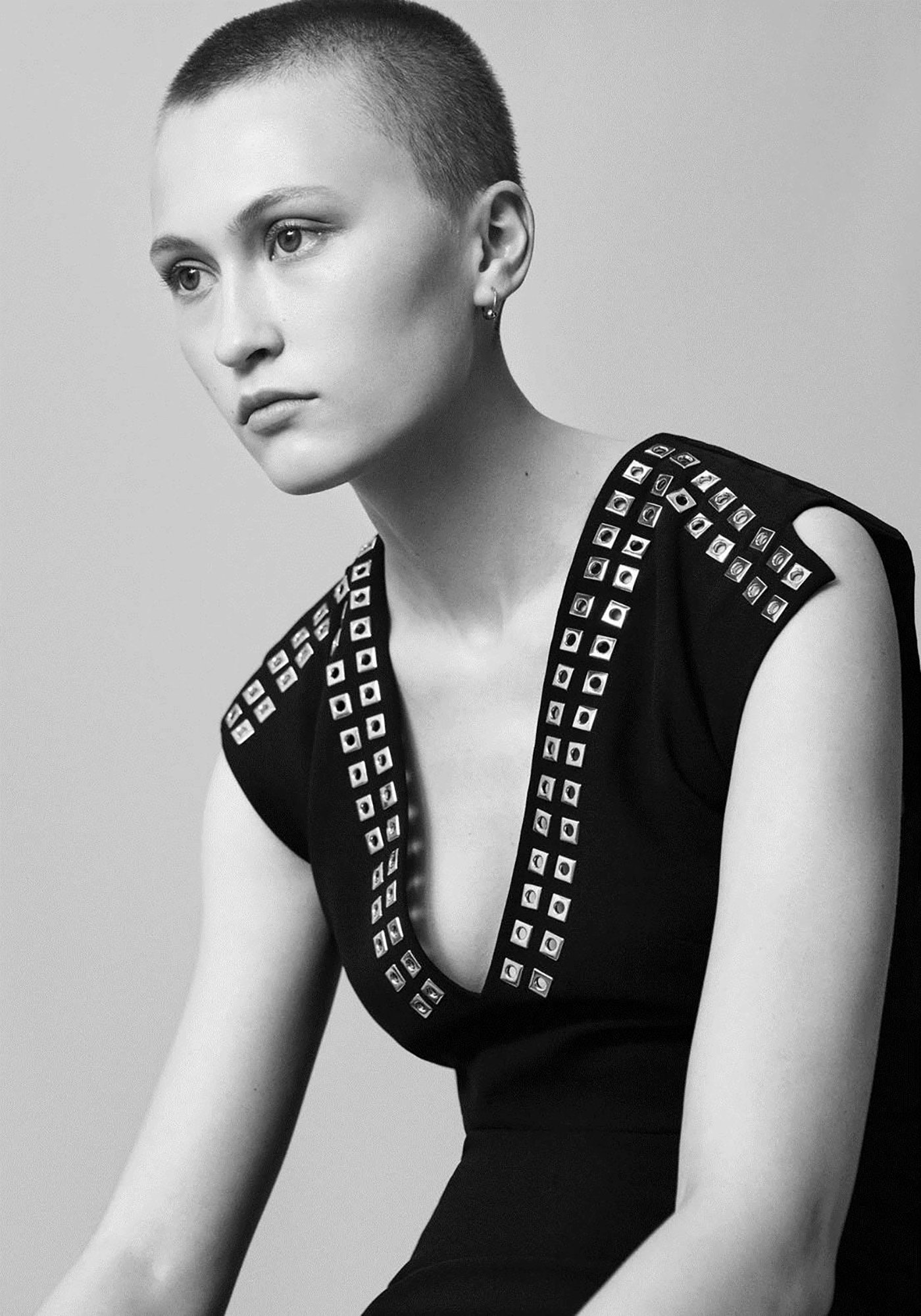 black fitted sleeveless dress