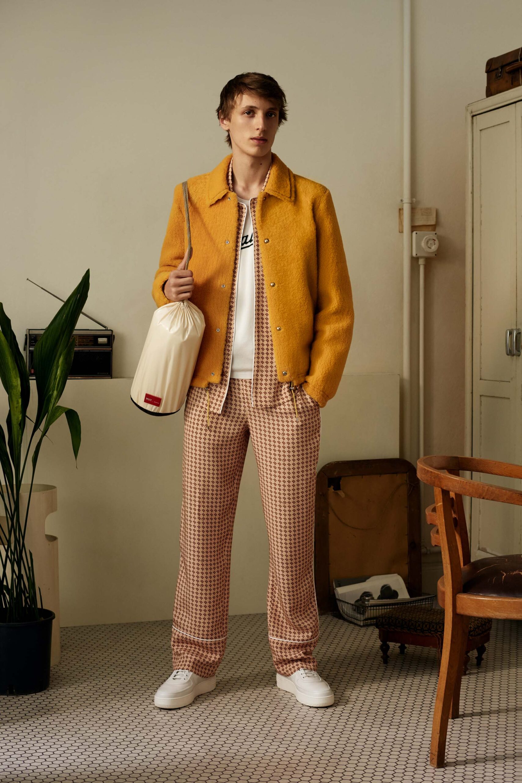 yellow wool long-sleeve collared relaxed buttoned jacket