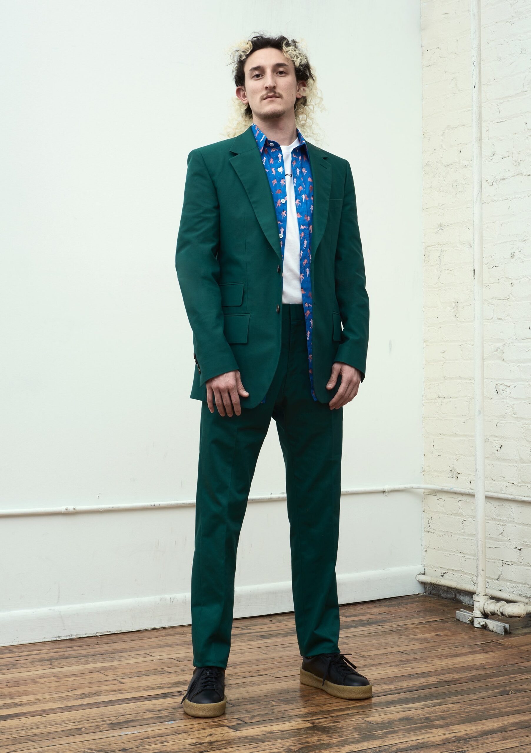 green cotton long-sleeve collared tailored buttoned suit