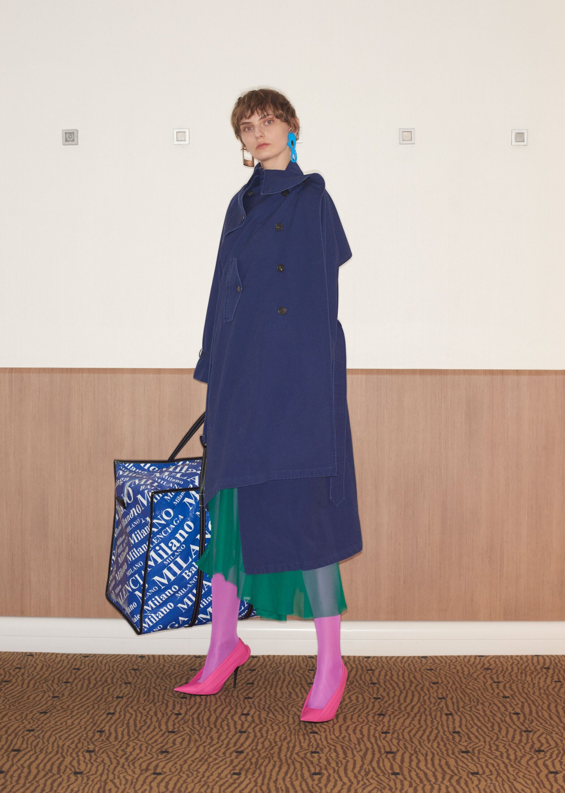 blue cotton long-sleeve collared oversized buttoned coat