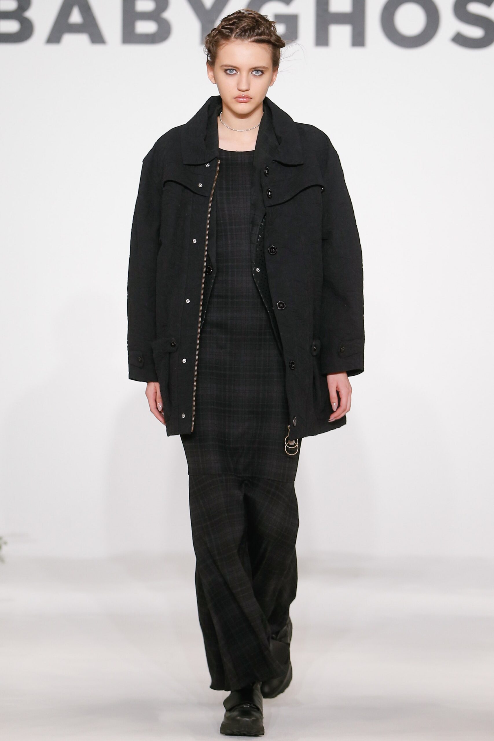 black cotton long-sleeve collared relaxed buttoned coat