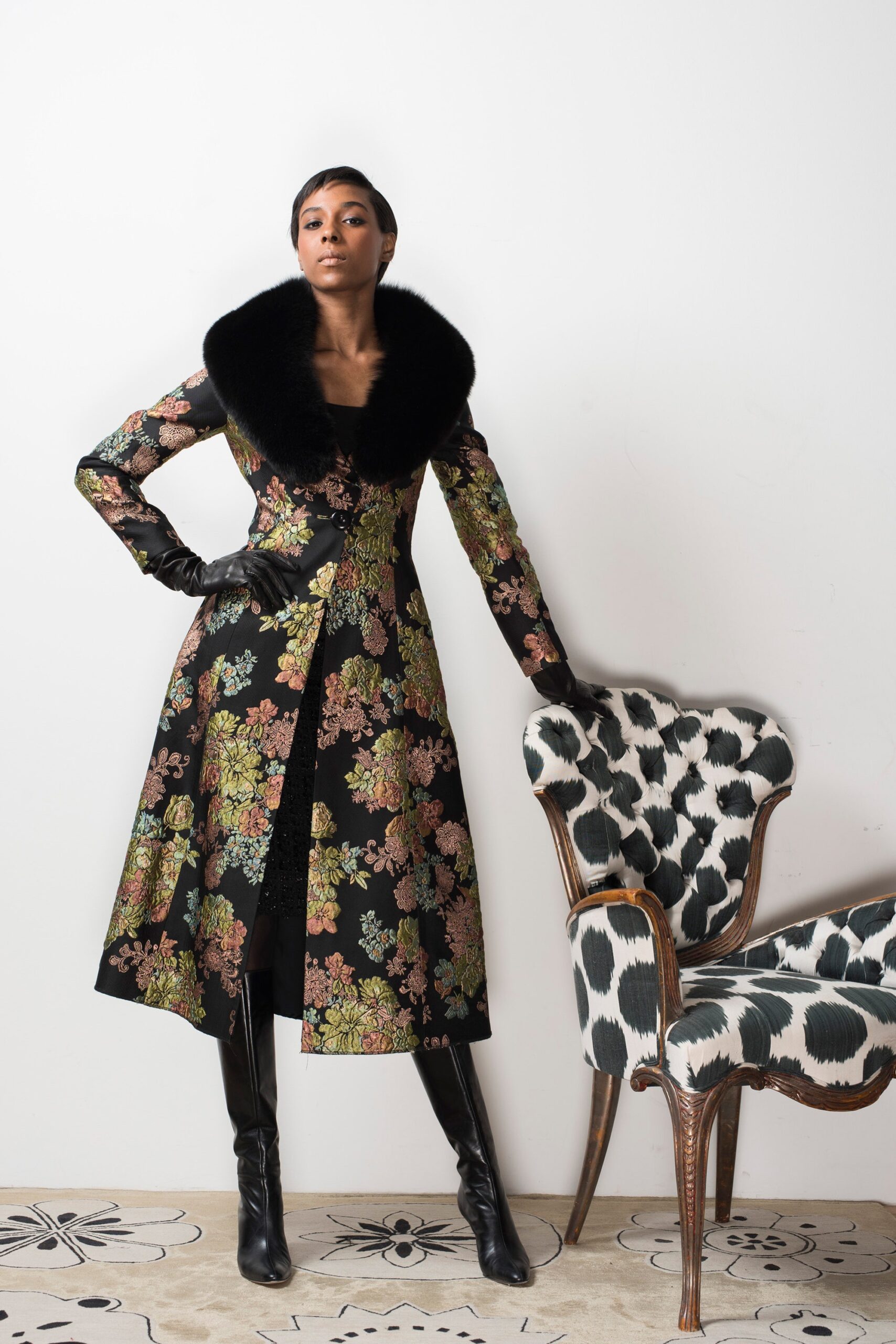 black silk long-sleeve collared fitted floral buttoned coat