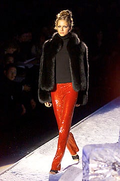 black fur long-sleeve collared fitted zippered jacket