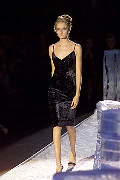 black velvet sleeveless dress