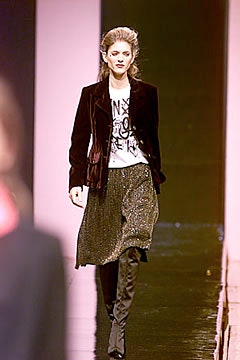 tailored velvet blazer with printed t-shirt