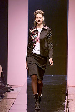 black blazer white t-shirt pencil skirt