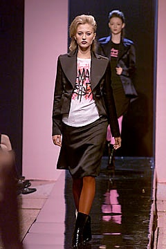 black blazer white t-shirt black skirt