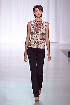 embroidered sleeveless top with slim pants