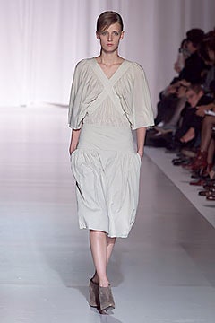 white fitted sleeveless dress