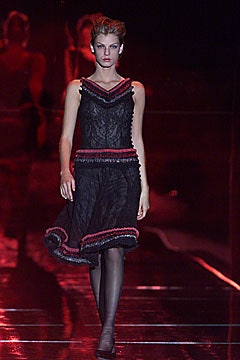 black lace sleeveless dress