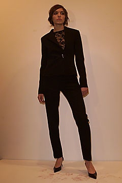 black tailored single-breasted blazer