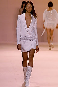 white silk long-sleeve v-neck fitted buttoned short blazer