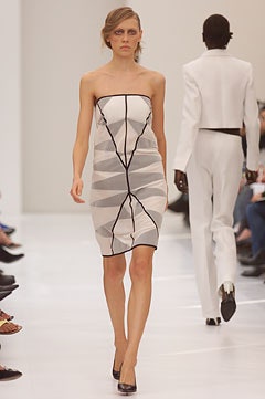 white and black printed strapless dress